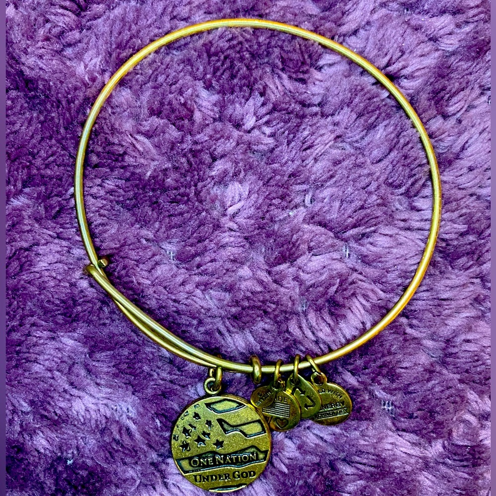 🇺🇸 Alex and Ani Gold One Nation Under God Bangle Bracelet
